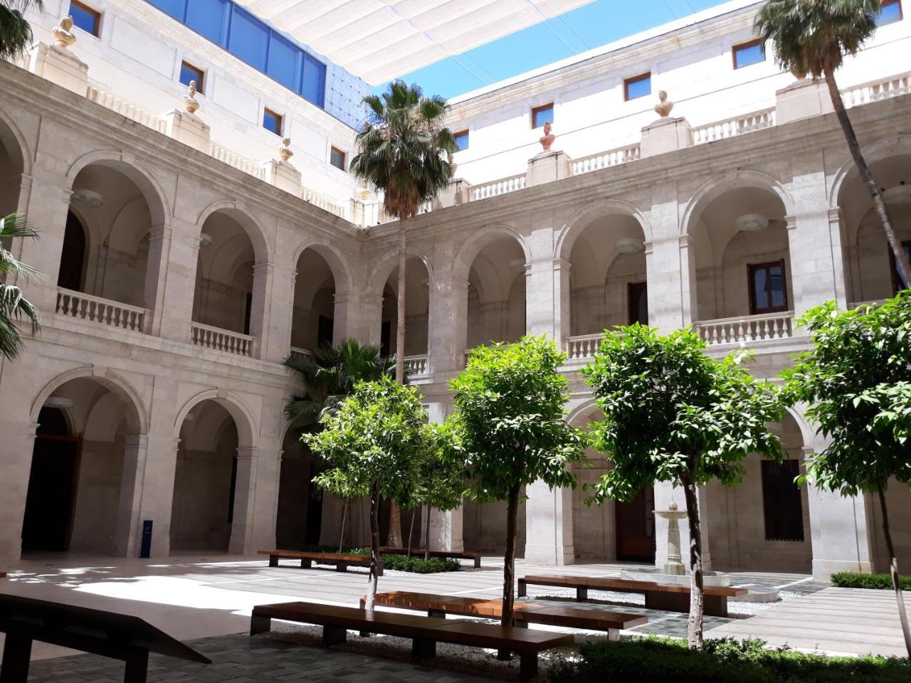 Apartament & Away In The Heart Of Historical Town Of Malaga