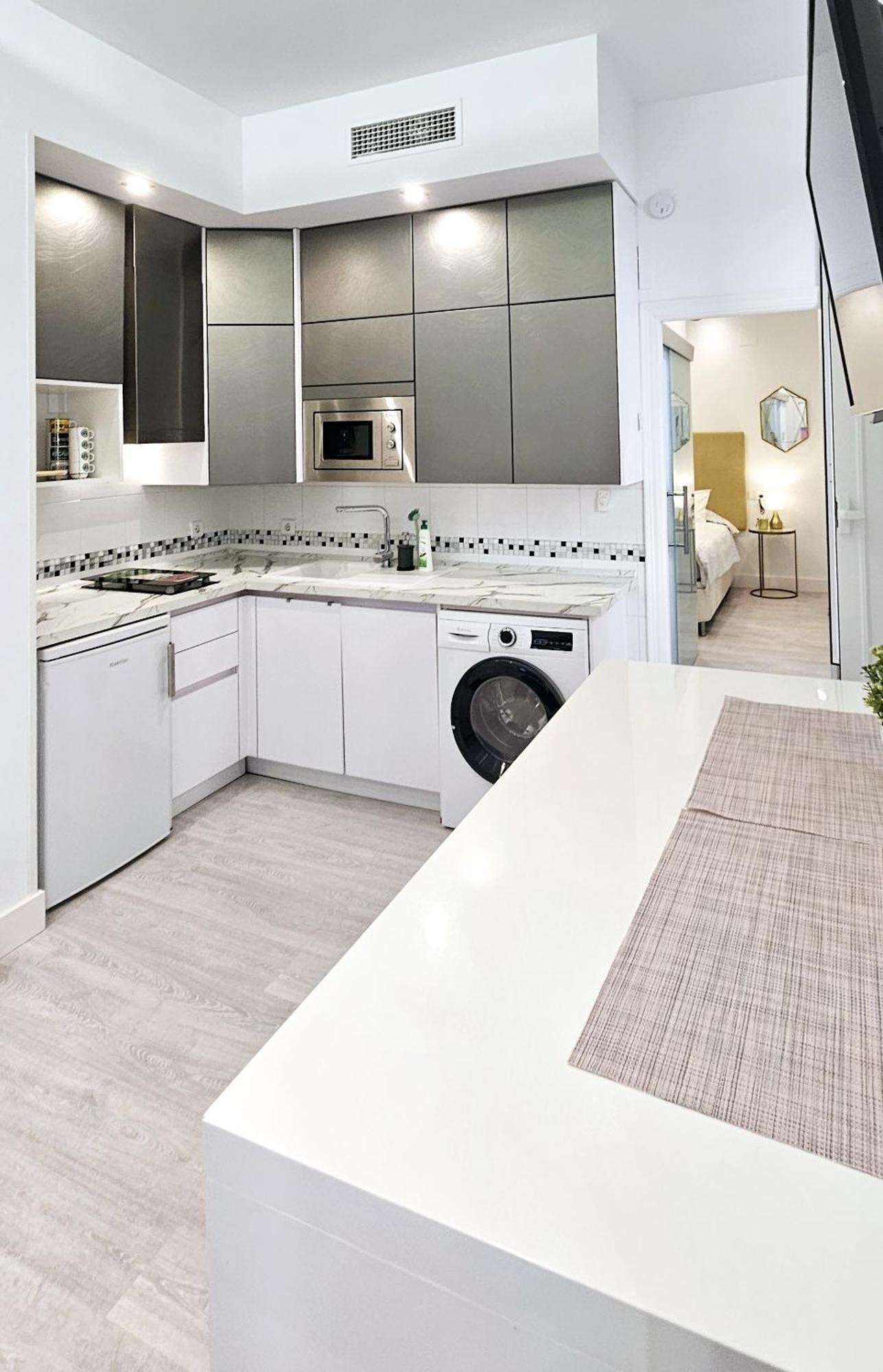 Appartement & Away In The Heart Of Historical Town Of *