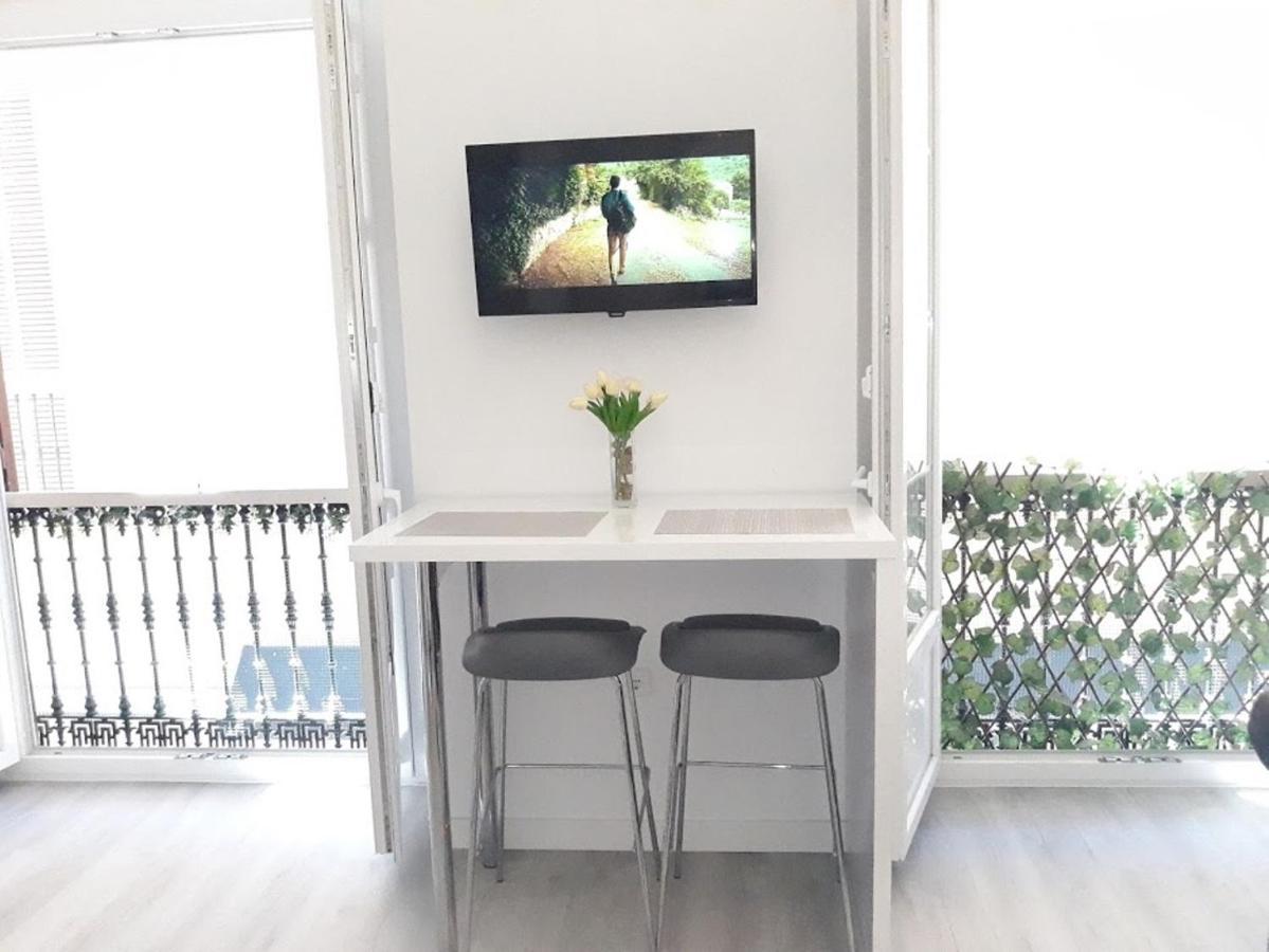 & Away In The Heart Of Historical Town Of Apartament