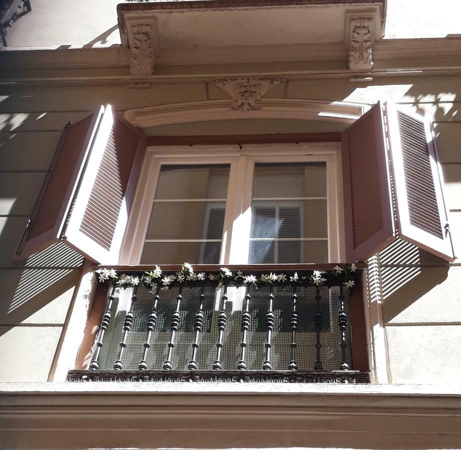 Apartament & Away In The Heart Of Historical Town Of *